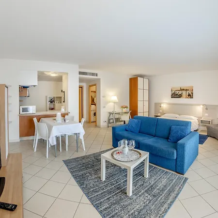 Aparthotel Venice Lion Apartments, Comodi Per Venezia E Jesolo Quarto dʼAltino