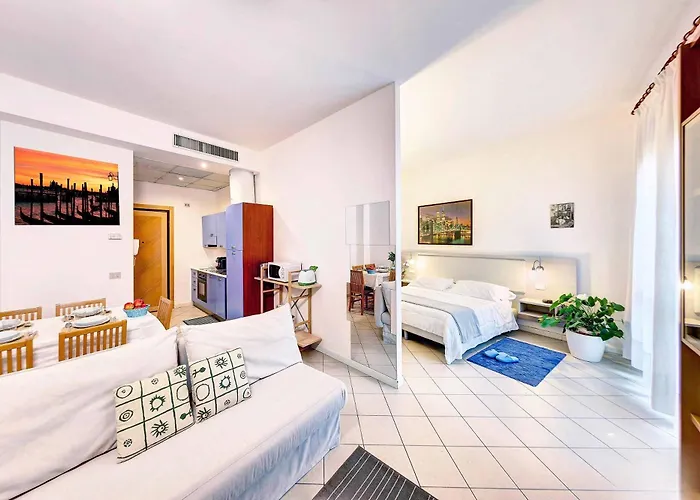 Venice Lion 3*